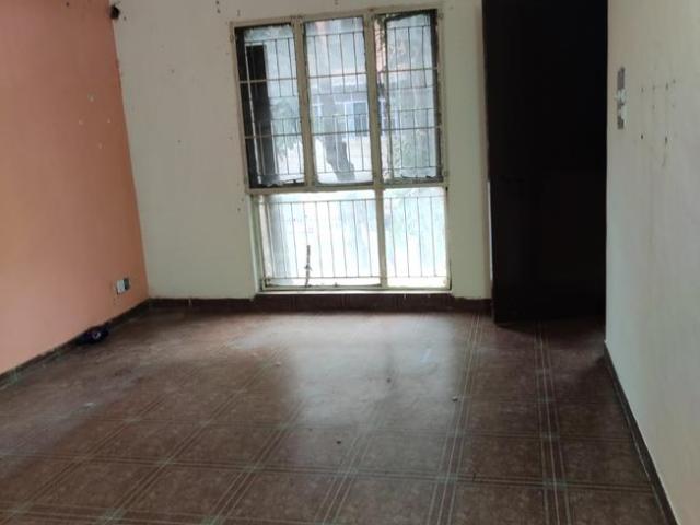 2 BHK Apartment in Paschim Vihar for resale New Delhi. The reference number is 16936312