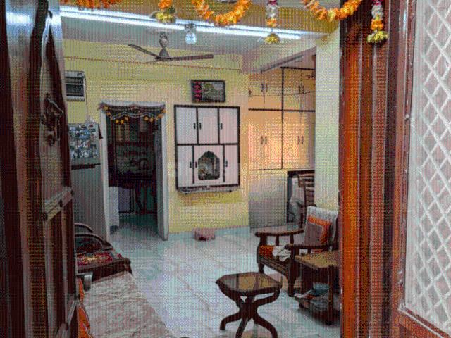 2 BHK Apartment in Paschim Vihar for resale New Delhi. The reference number is 17018646
