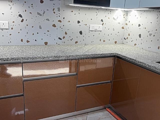 2 BHK Apartment in Paschim Vihar for resale New Delhi. The reference number is 17104628
