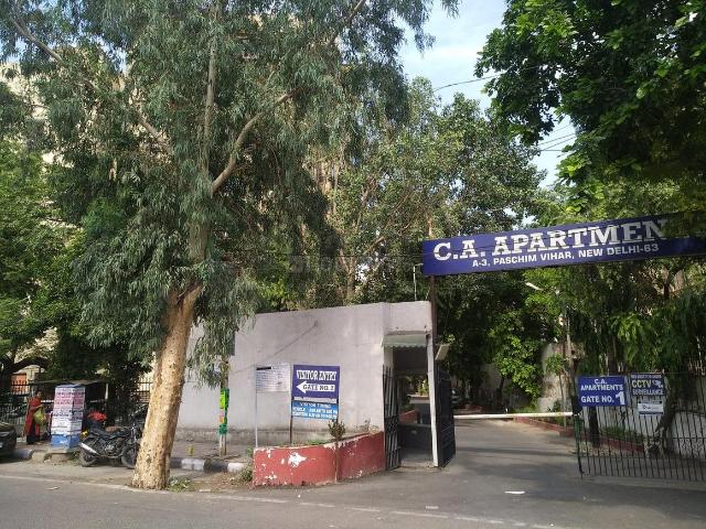 2 BHK Apartment in Paschim Vihar for resale New Delhi. The reference number is 20724247