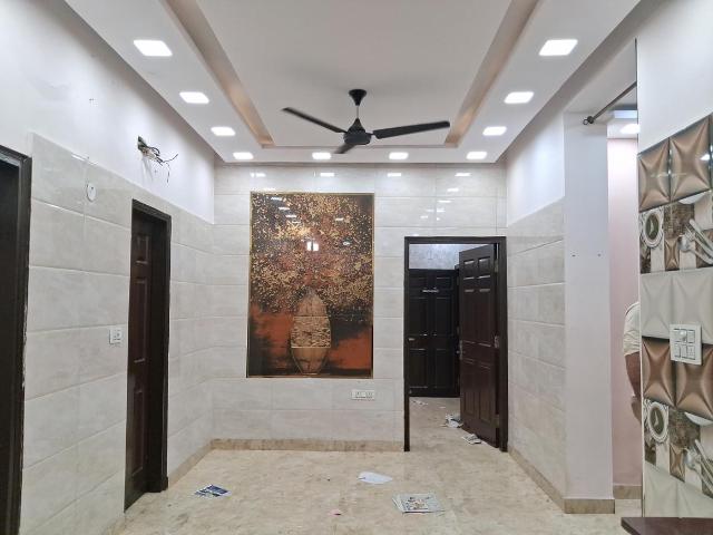 2 BHK Apartment in Paschim Vihar for resale New Delhi. The reference number is 20864393