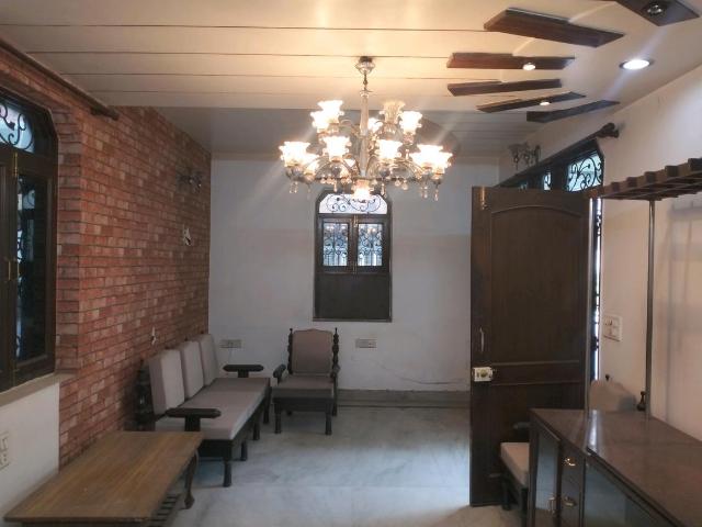 3 BHK Apartment in Paschim Vihar for resale New Delhi. The reference number is 20940622
