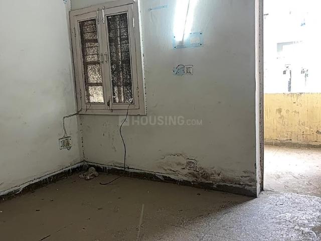 2 BHK Apartment in Paschim Vihar for resale New Delhi. The reference number is 18047947