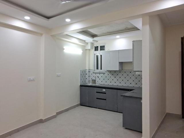 2 BHK Apartment in Phase 2 for resale Noida. The reference number is 20738975