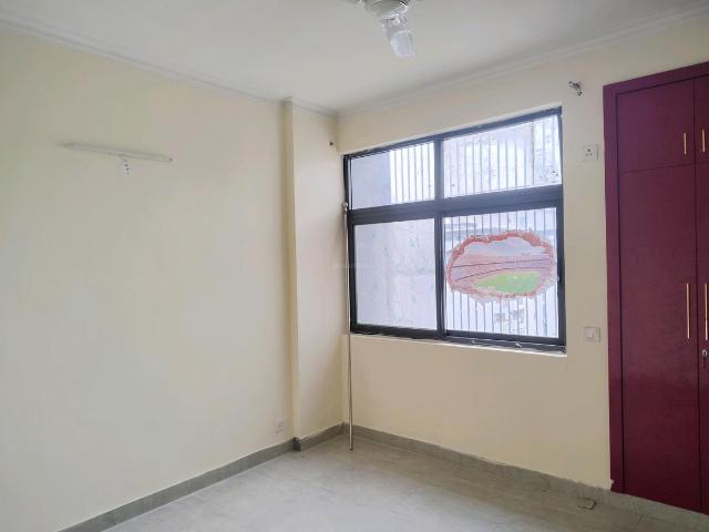 2 BHK Apartment in Phi II for rent Greater Noida. The reference number is 19860046