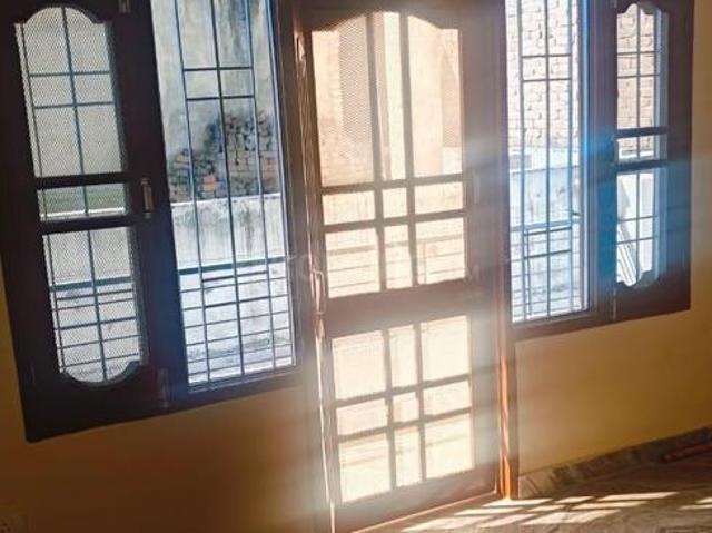 2 BHK Apartment in Phool Bagan for rent Kolkata. The reference number is 19876442