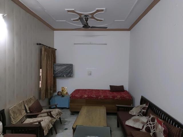 2 BHK Apartment in Pitampura for rent New Delhi. The reference number is 19825777