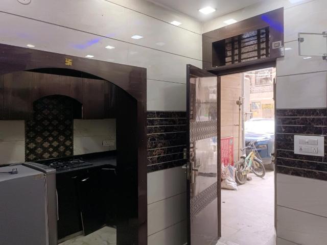 2 BHK Apartment in Pitampura for rent New Delhi. The reference number is 20504858