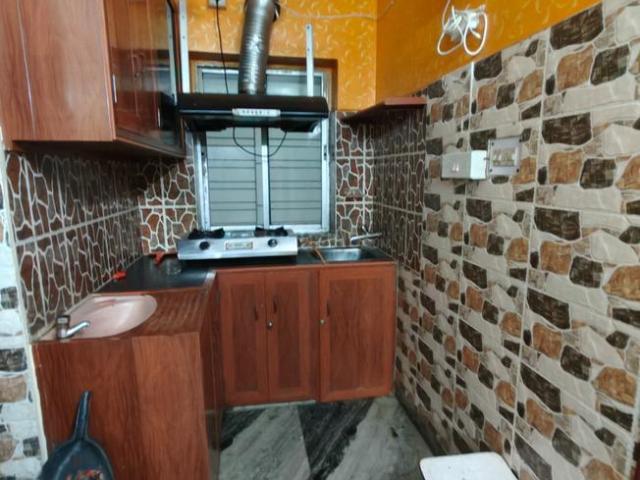 2 BHK Apartment in Picnic Garden for rent Kolkata. The reference number is 20547371