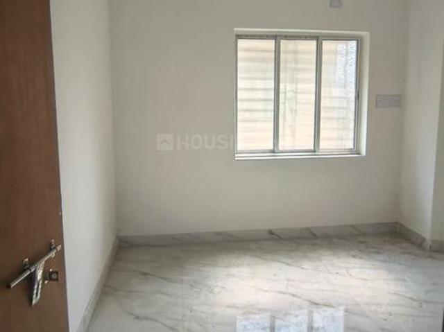 2 BHK Apartment in Picnic Garden for rent Kolkata. The reference number is 20628646