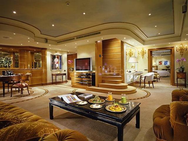 2 BHK Apartment in Prabhadevi for rent Mumbai. The reference number is 11350096