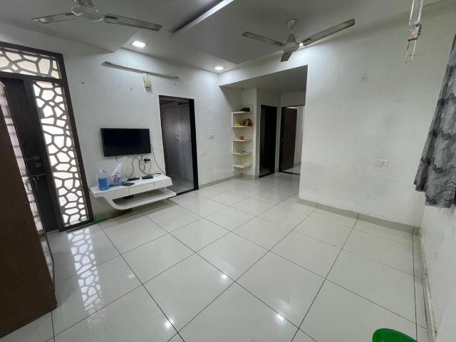 2 BHK Apartment in Prahlad Nagar for rent Ahmedabad. The reference number is 10594073