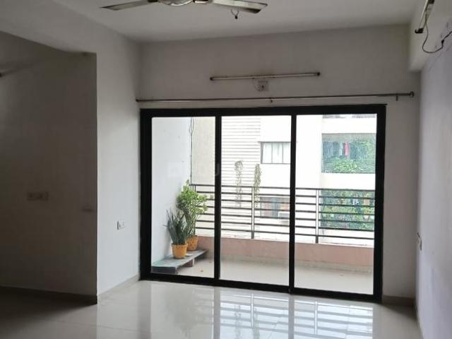 2 BHK Apartment in Prahlad Nagar for rent Ahmedabad. The reference number is 20508908