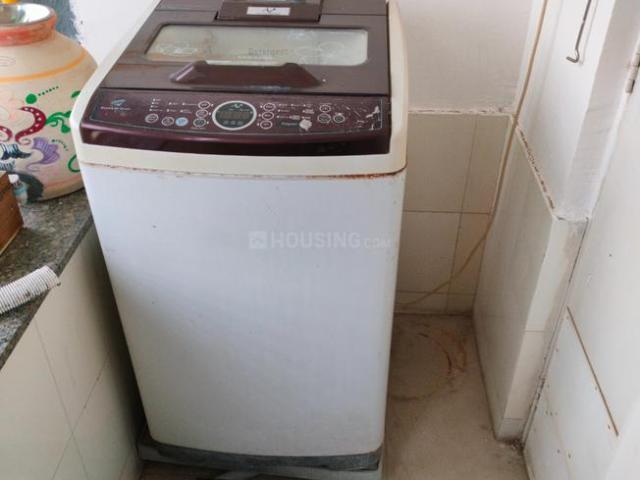 2 BHK Apartment in Prahlad Nagar for rent Ahmedabad. The reference number is 20600599
