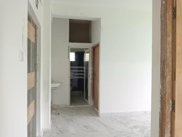 2 BHK Apartment in Purba Barisha for resale Kolkata. The reference number is 20948570
