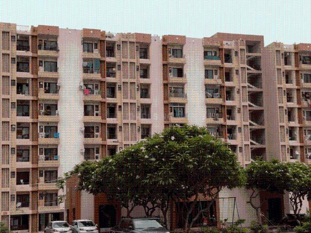 2 BHK Apartment in Roberts Lines for resale Lucknow. The reference number is 20442011