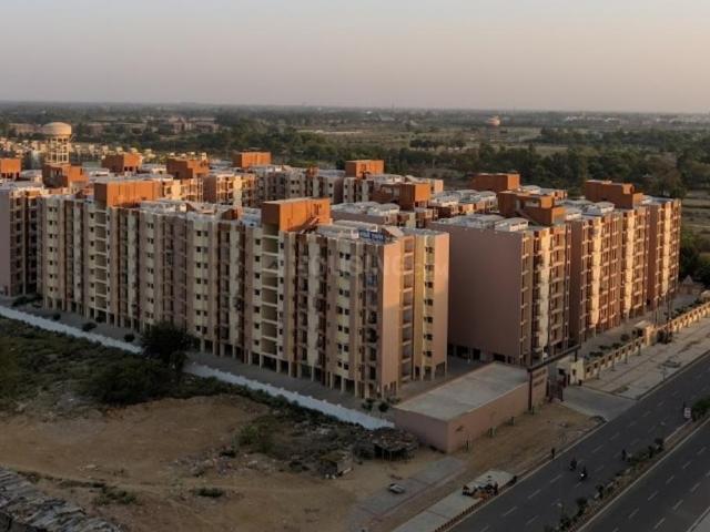 2 BHK Apartment in Roberts Lines for resale Lucknow. The reference number is 20995167