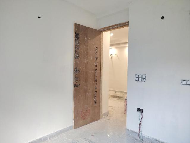 2 BHK Apartment in Rajpur Khurd Village for resale New Delhi. The reference number is 20587858
