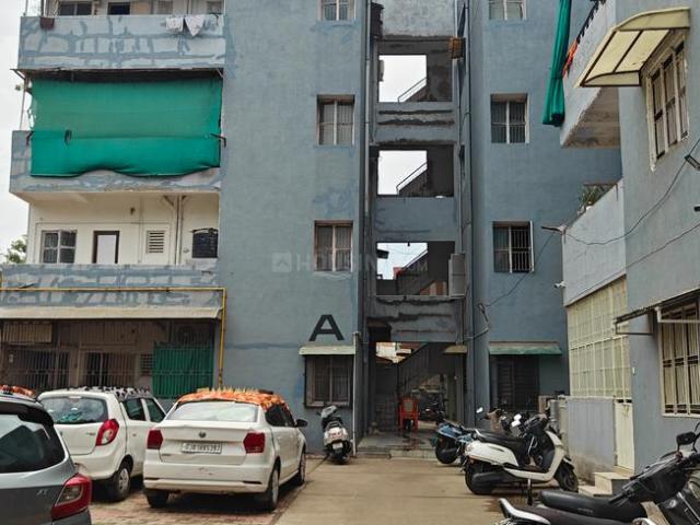 2 BHK Apartment in Ranip for resale Ahmedabad. The reference number is 20737158