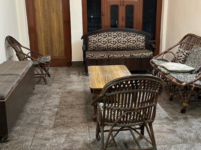 2 BHK Apartment in Ranjit Avenue for rent Amritsar. The reference number is 20095754