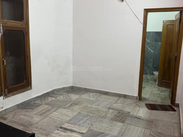 2 BHK Apartment in Ranjit Avenue for rent Amritsar. The reference number is 21008885