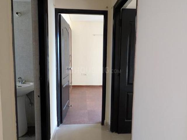 2 BHK Apartment in Wave City for rent Ghaziabad. The reference number is 19733063