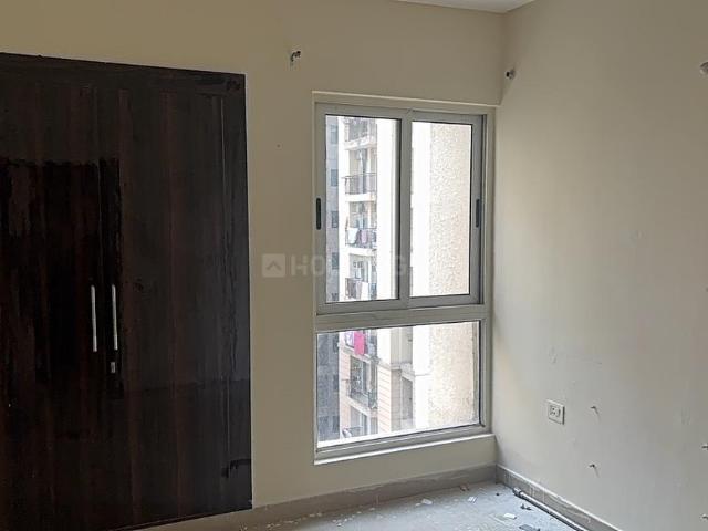 2 BHK Apartment in Wave City for rent Ghaziabad. The reference number is 19971551