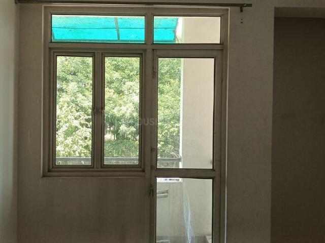 2 BHK Apartment in Wave City for rent Ghaziabad. The reference number is 20275597