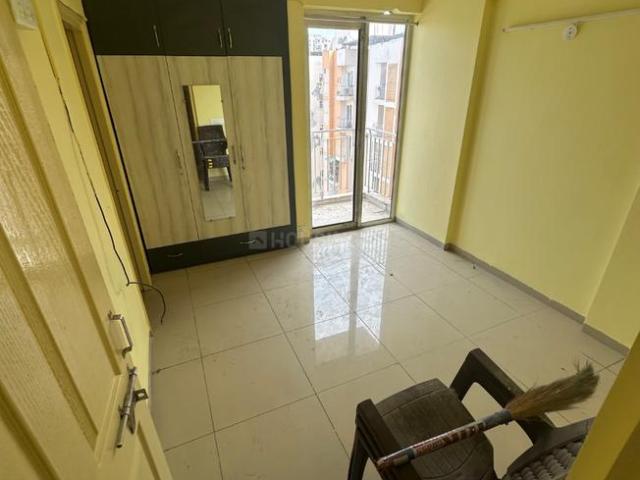 2 BHK Apartment in Wave City for rent Ghaziabad. The reference number is 20494625