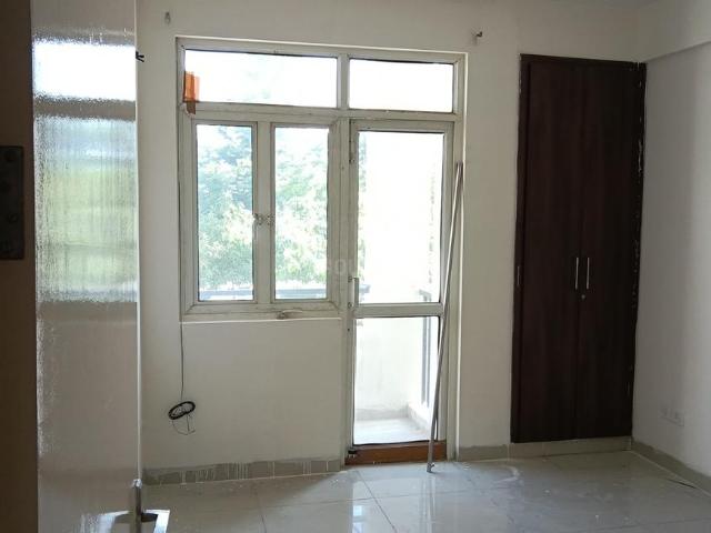 2 BHK Apartment in Wave City for rent Ghaziabad. The reference number is 20543097