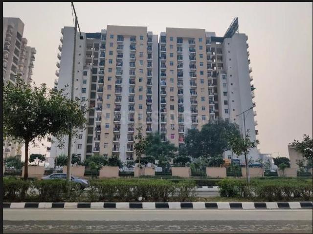 2 BHK Apartment in Wave City for resale Ghaziabad. The reference number is 18443343