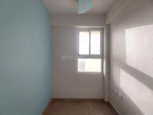 2 BHK Apartment in Wave City for resale Ghaziabad. The reference number is 20756482