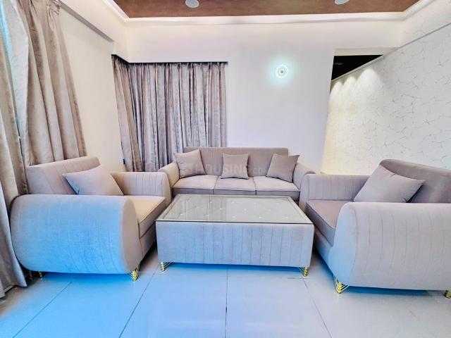 2 BHK Apartment in Wave City for resale Ghaziabad. The reference number is 20756517