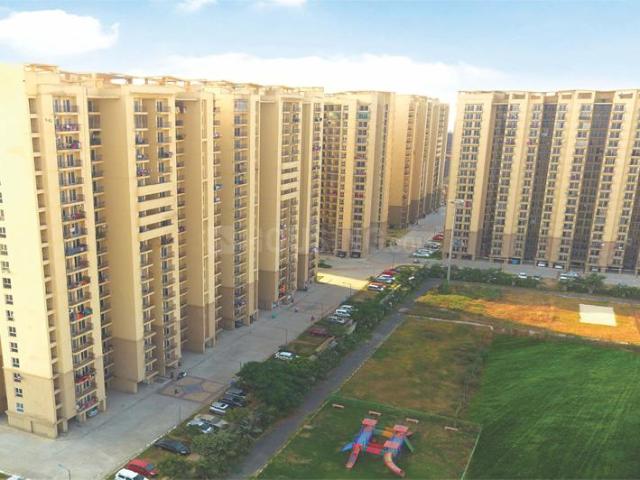 2 BHK Apartment in Wave City for resale Ghaziabad. The reference number is 19533697