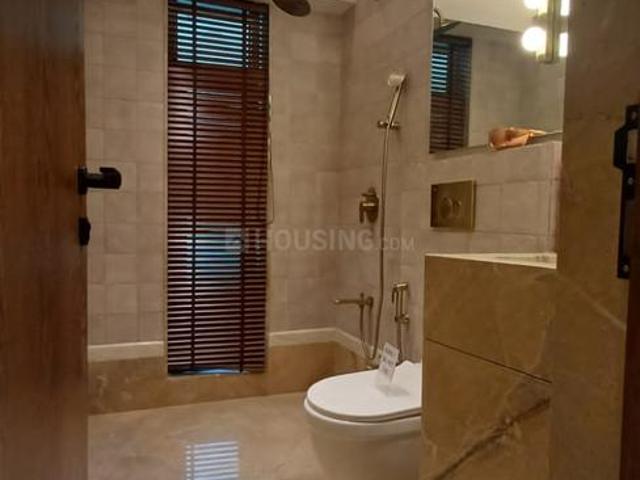 2 BHK Apartment in Wadala East for resale Mumbai. The reference number is 19410878