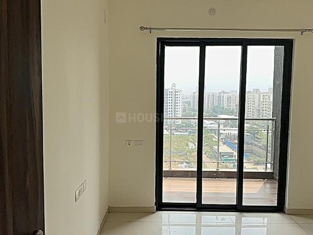 2 BHK Apartment in Wakad for rent Pune. The reference number is 19790367