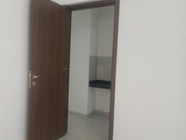 2 BHK Apartment in Wakad for rent Pune. The reference number is 20079044