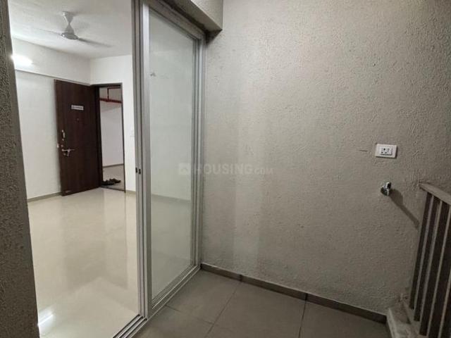 2 BHK Apartment in Wakad for rent Pune. The reference number is 20298319