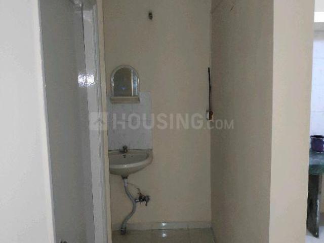 2 BHK Apartment in Warje for rent Pune. The reference number is 20082185
