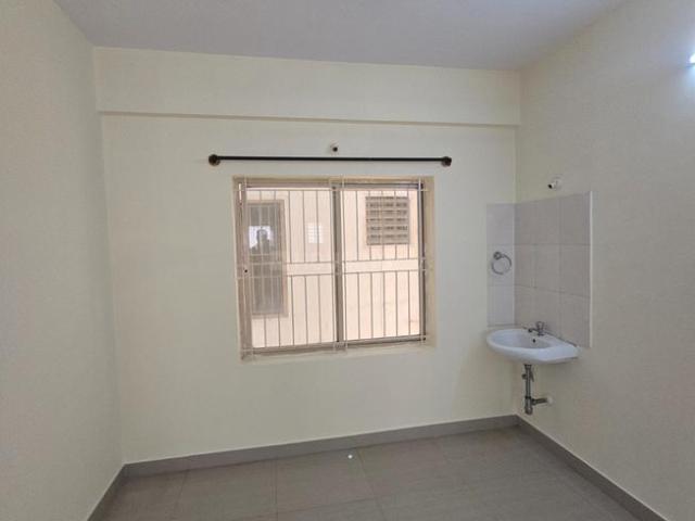 2 BHK Apartment in Whitefield for rent Bengaluru. The reference number is 20078582