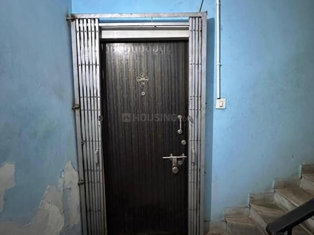 2 BHK Apartment in Topsia for resale Kolkata. The reference number is 20489611