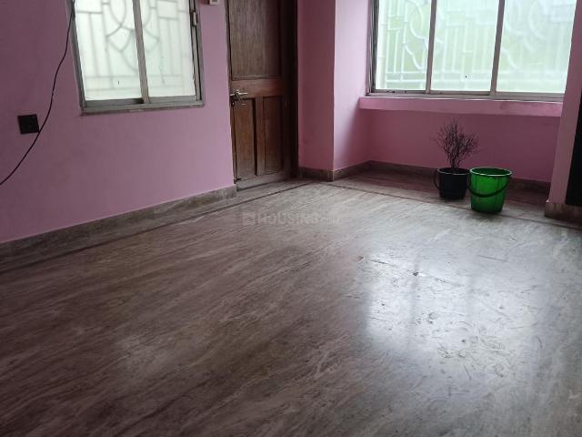 2 BHK Apartment in Tangra for rent Kolkata. The reference number is 17968829