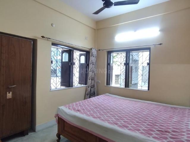 2 BHK Apartment in Tangra for rent Kolkata. The reference number is 19873106