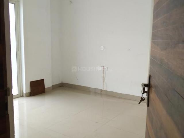 2 BHK Apartment in Tangra for rent Kolkata. The reference number is 20211464