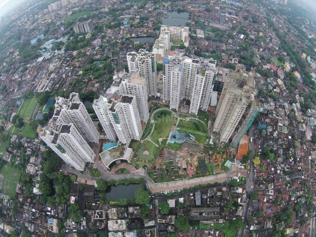 2 BHK Apartment in Tangra for resale Kolkata. The reference number is 16884276
