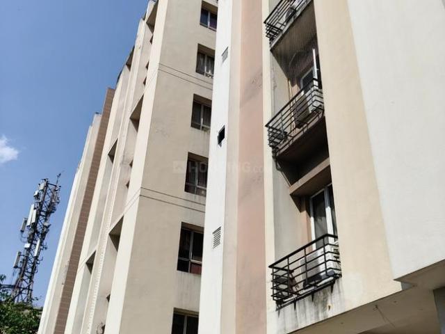 2 BHK Apartment in Tangra for resale Kolkata. The reference number is 19970628