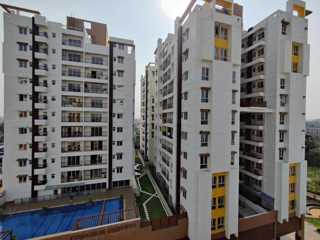 2 BHK Apartment in Tangra for resale Kolkata. The reference number is 20117021