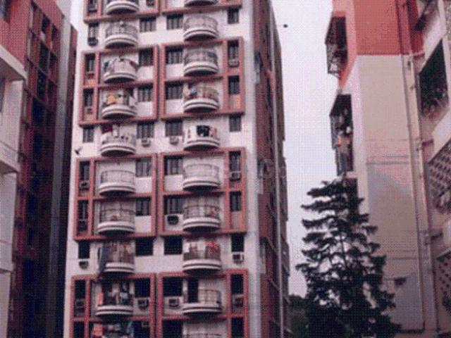 2 BHK Apartment in Tangra for resale Kolkata. The reference number is 20131955