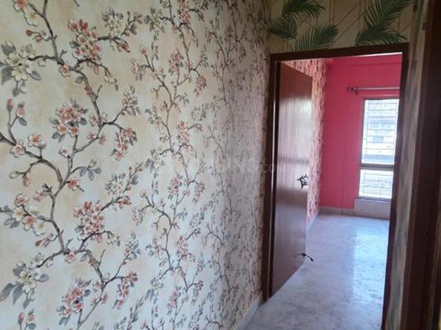 2 BHK Apartment in Tangra for resale Kolkata. The reference number is 20131907