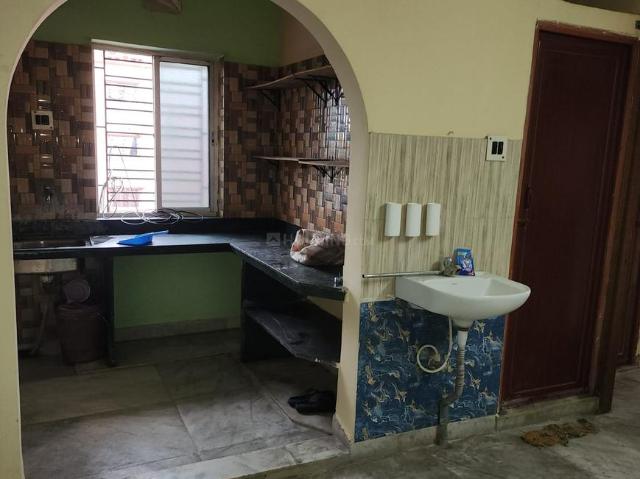 2 BHK Apartment in Teghoria for rent Kolkata. The reference number is 20348850